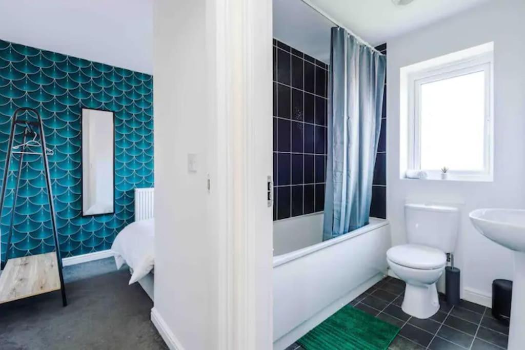Spacious 5 Bedroom Home Hosted By Mcr Dens Manchester Kültér fotó