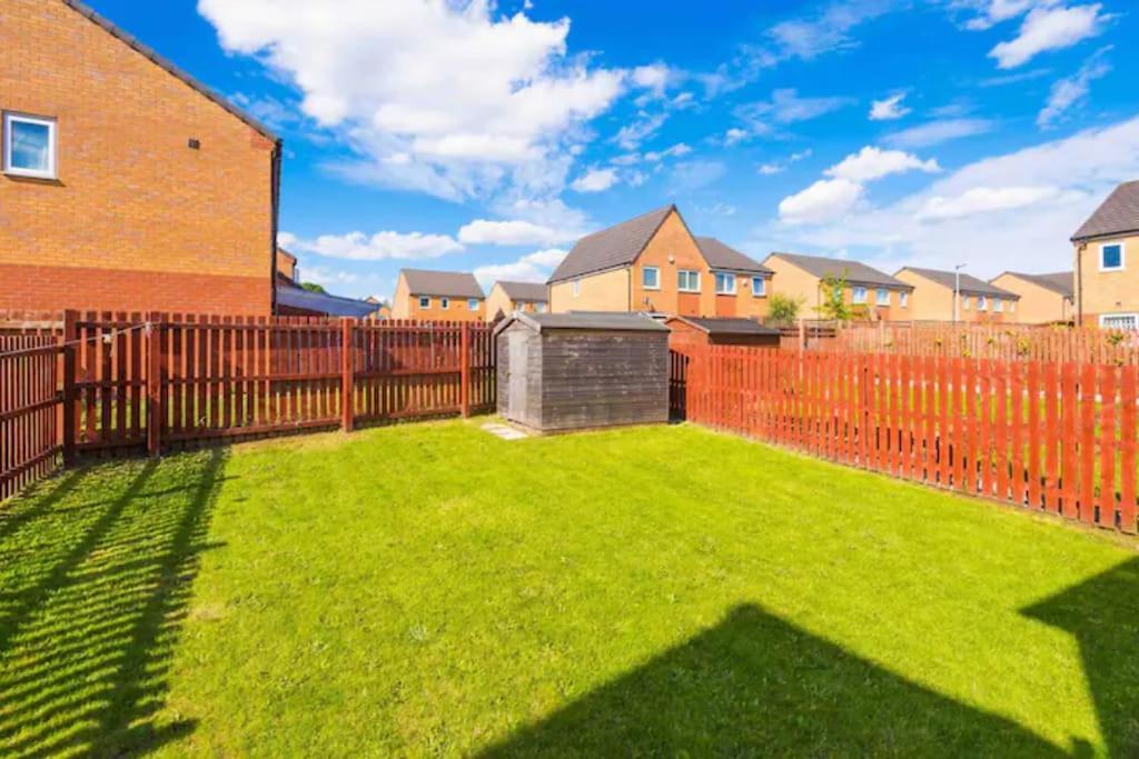 Spacious 5 Bedroom Home Hosted By Mcr Dens Manchester Kültér fotó